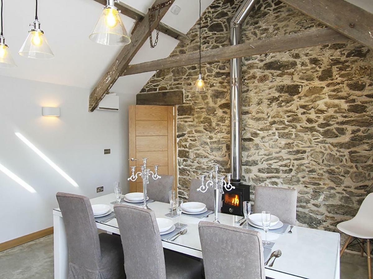 Villa Rhyd Angharad Barns Llanrhyddlad Exterior foto